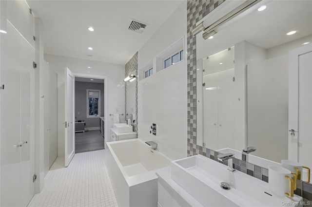 865 Barberry Lane, Woodsburgh, NY 11598