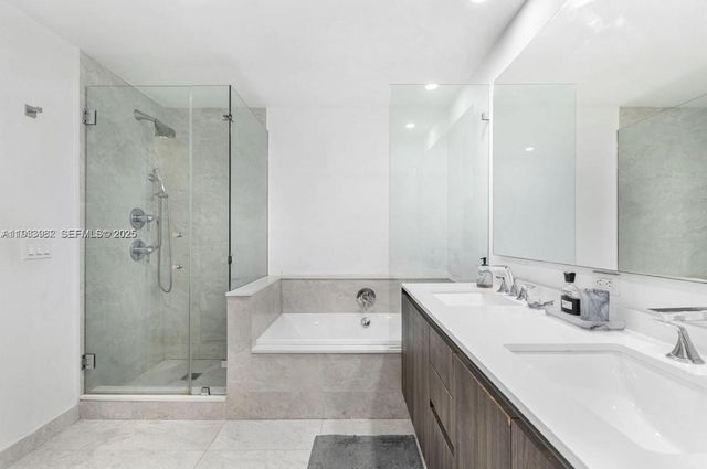 488 NE 18th St 2800, Miami, FL 33132