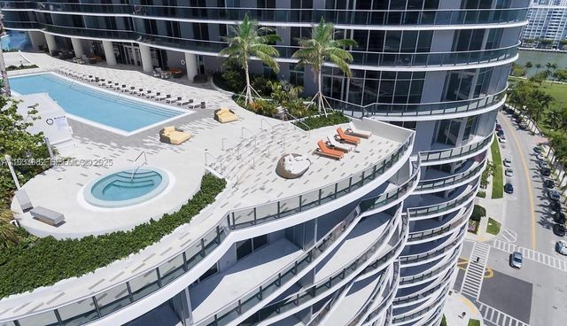 488 NE 18th St 2800, Miami, FL 33132