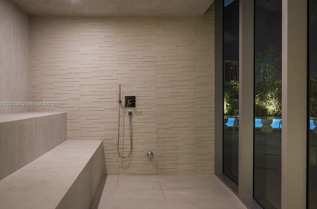 488 NE 18th St 2800, Miami, FL 33132