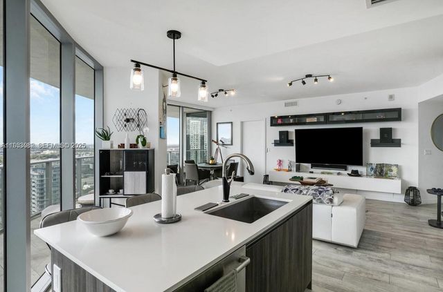 488 NE 18th St 2800, Miami, FL 33132