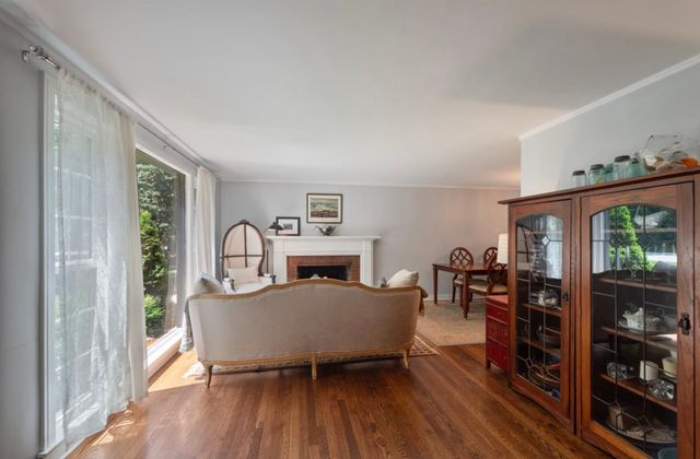 6957 N Caldwell Avenue, Chicago, IL 60646