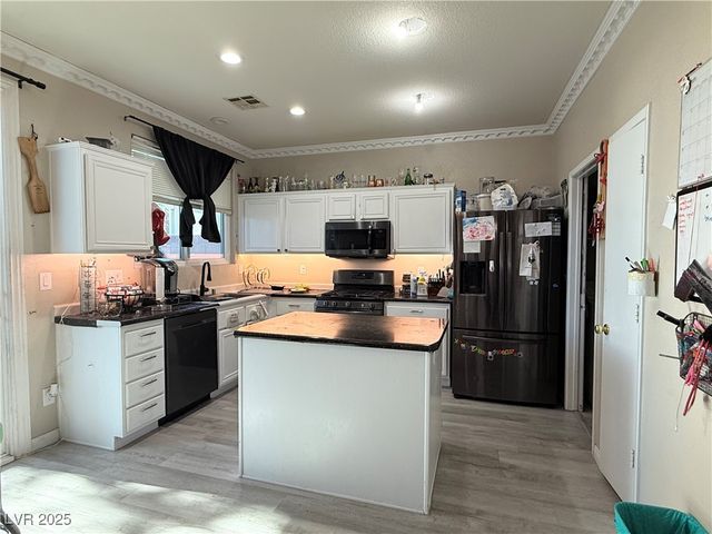 9587 Newton Grove Court, Las Vegas, NV 89148