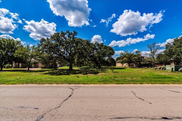 10299 Brangus RD, Driftwood, TX 78619