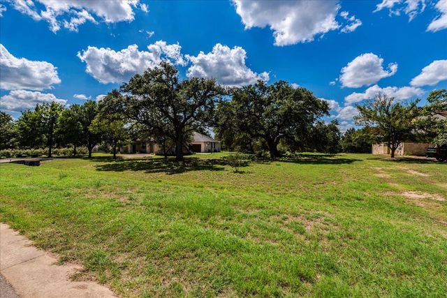 10299 Brangus RD, Driftwood, TX 78619