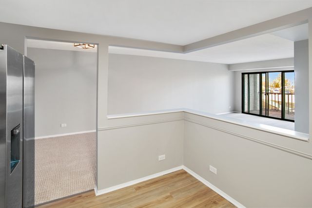 375 PLUM CREEK Drive 108, Wheeling, IL 60090