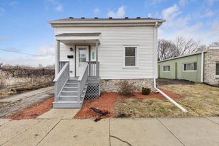 1237 The Strand, Waukesha, WI 53186