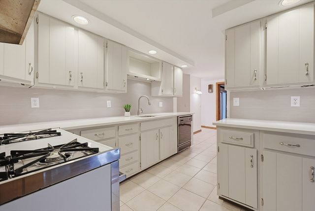 15 Fiske Street, Natick, MA 01760