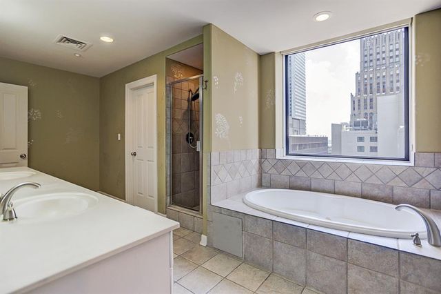 914 Main Street 2202, Houston, TX 77002
