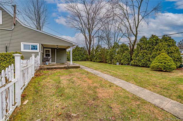 55 Ball Park Lane, Hicksville, NY 11801