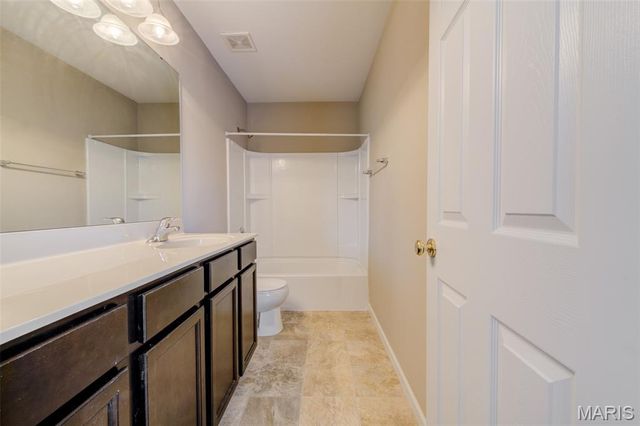 1844 Sterling Oaks Drive, St Peters, MO 63376