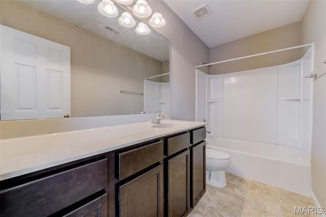 1844 Sterling Oaks Drive, St Peters, MO 63376