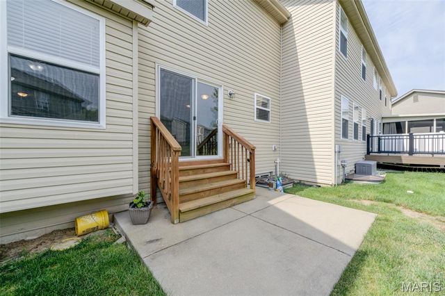 1844 Sterling Oaks Drive, St Peters, MO 63376