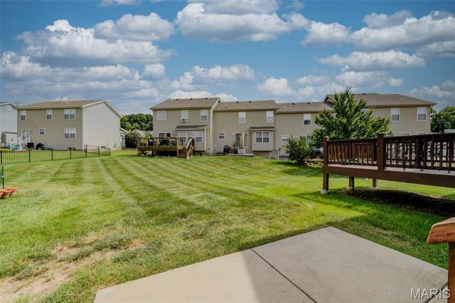 1844 Sterling Oaks Drive, St Peters, MO 63376