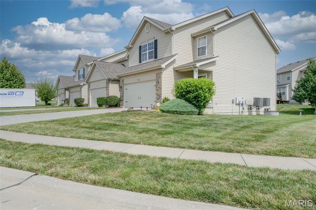 1844 Sterling Oaks Drive, St Peters, MO 63376