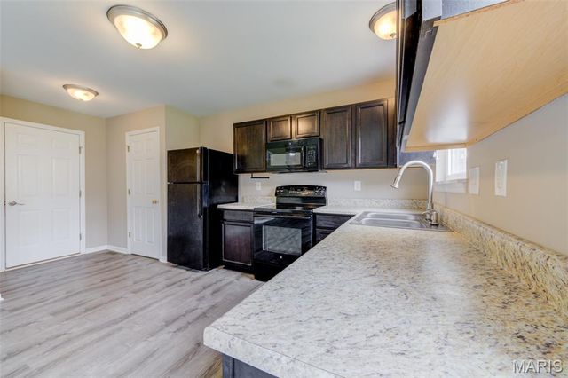 1844 Sterling Oaks Drive, St Peters, MO 63376