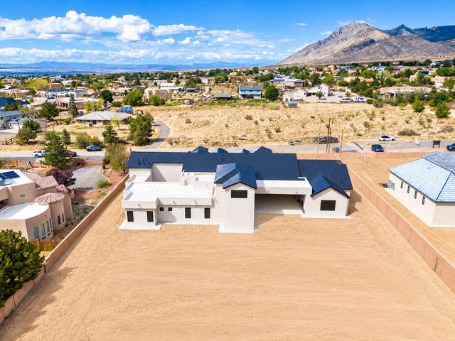 10850 Richfield Avenue NE, Albuquerque, NM 87122