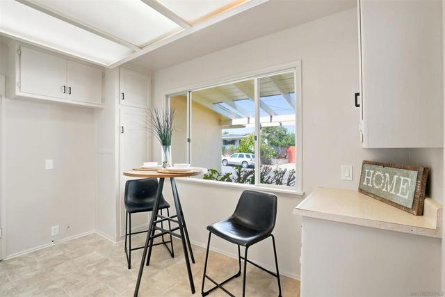 3636 Tomahawk Ln, San Diego, CA 92117