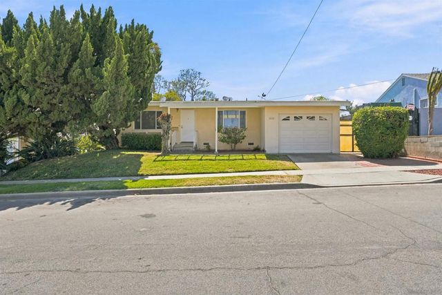 3636 Tomahawk Ln, San Diego, CA 92117