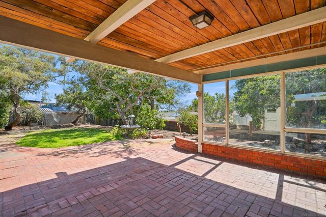 3636 Tomahawk Ln, San Diego, CA 92117
