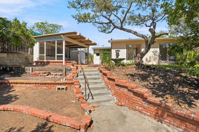 3636 Tomahawk Ln, San Diego, CA 92117