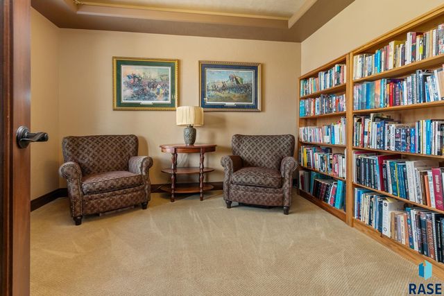 6813 E Limestone Cir Circle, Sioux Falls, SD 57110