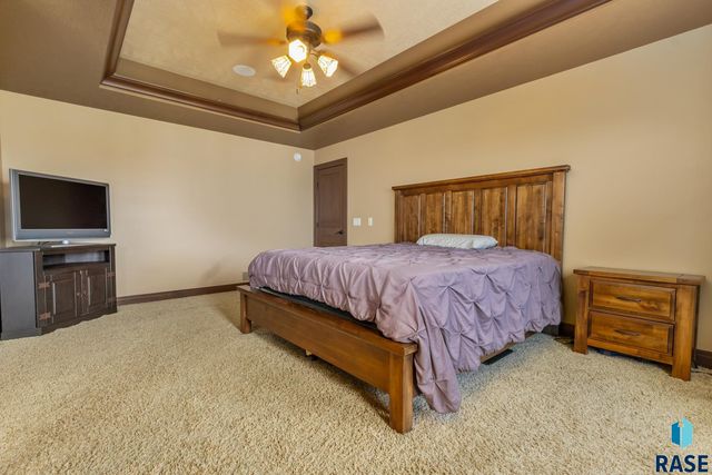 6813 E Limestone Cir Circle, Sioux Falls, SD 57110