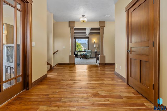 6813 E Limestone Cir Circle, Sioux Falls, SD 57110