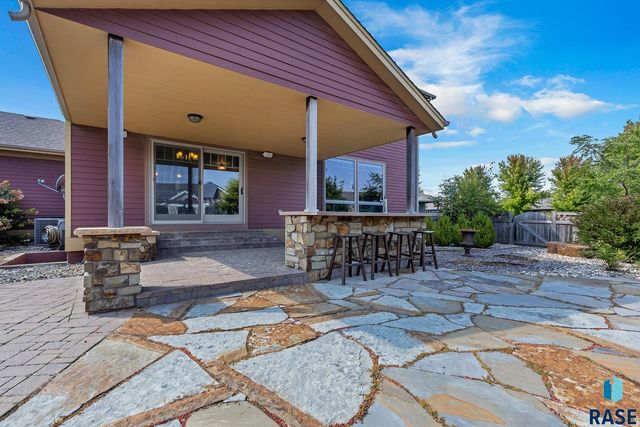 6813 E Limestone Cir Circle, Sioux Falls, SD 57110