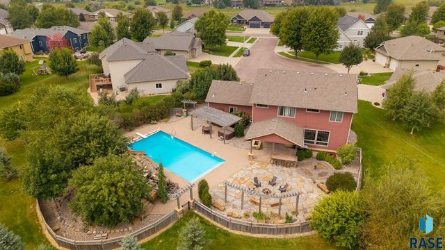 6813 E Limestone Cir Circle, Sioux Falls, SD 57110