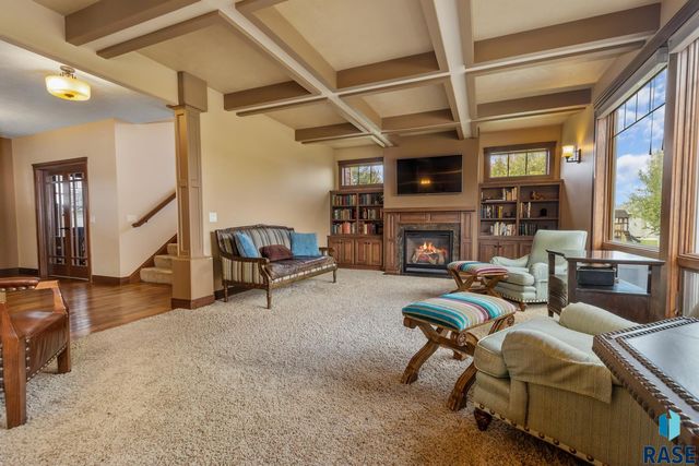 6813 E Limestone Cir Circle, Sioux Falls, SD 57110