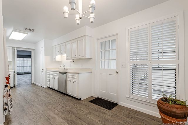 7926 Broadway Apt 101, San Antonio, TX 78209