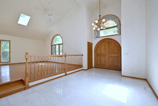 8951 W 99th Street, Palos Hills, IL 60465