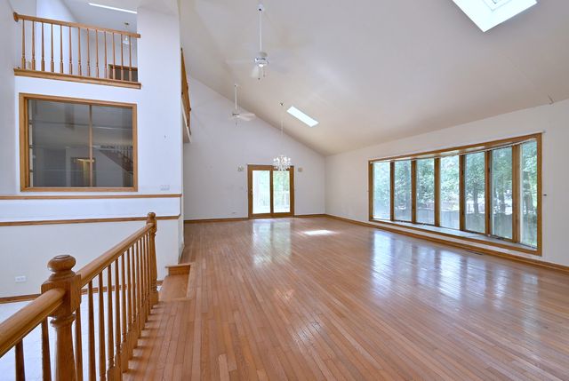8951 W 99th Street, Palos Hills, IL 60465