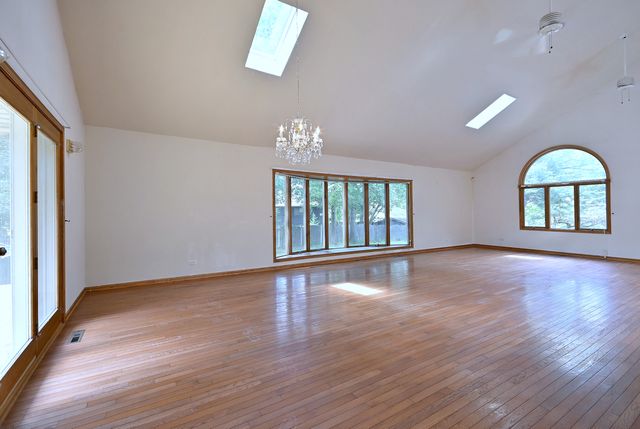 8951 W 99th Street, Palos Hills, IL 60465
