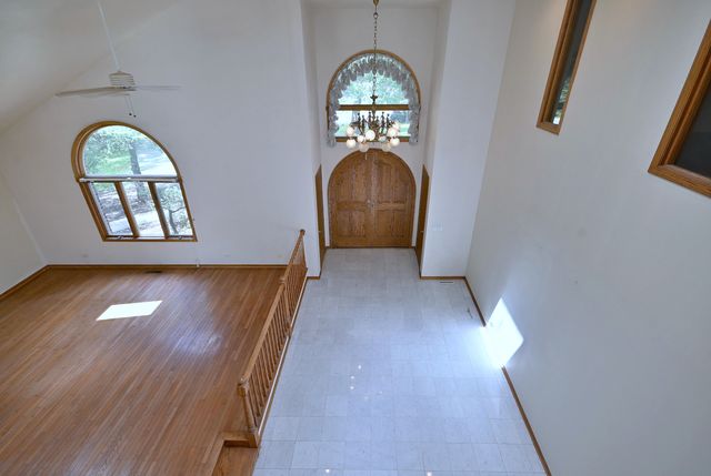 8951 W 99th Street, Palos Hills, IL 60465
