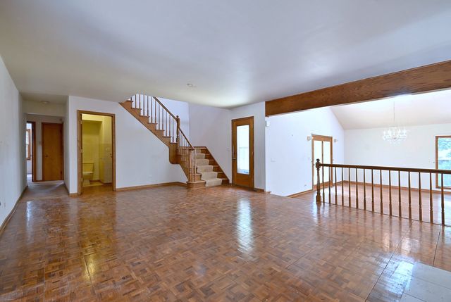 8951 W 99th Street, Palos Hills, IL 60465