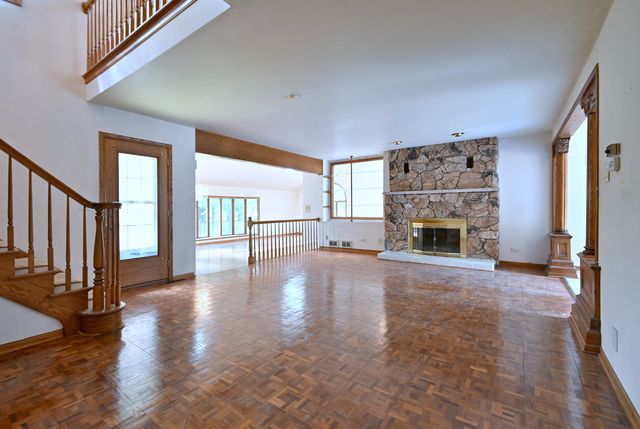 8951 W 99th Street, Palos Hills, IL 60465