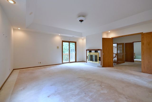 8951 W 99th Street, Palos Hills, IL 60465