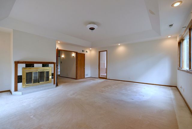 8951 W 99th Street, Palos Hills, IL 60465