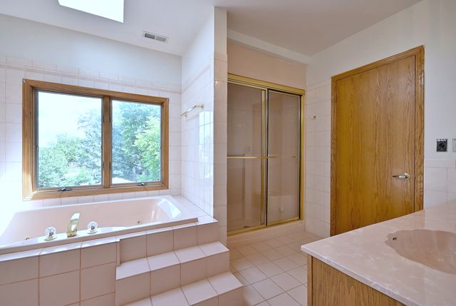 8951 W 99th Street, Palos Hills, IL 60465