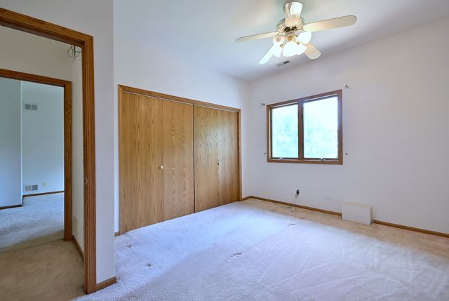 8951 W 99th Street, Palos Hills, IL 60465