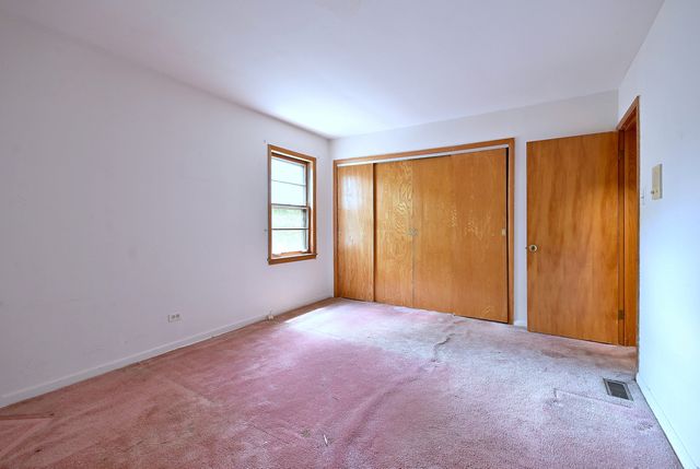 8951 W 99th Street, Palos Hills, IL 60465