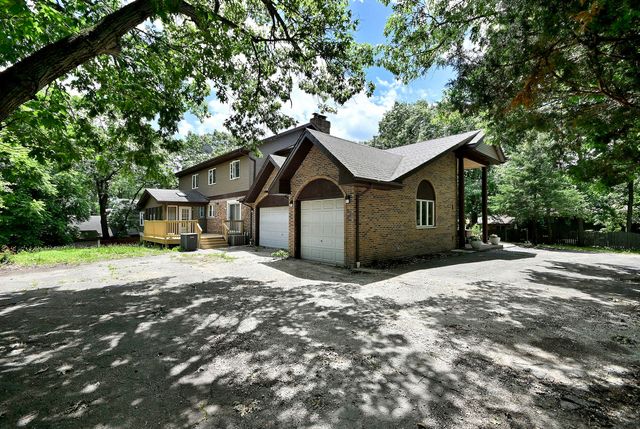 8951 W 99th Street, Palos Hills, IL 60465