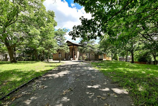 8951 W 99th Street, Palos Hills, IL 60465