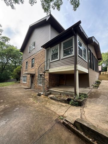 8951 W 99th Street, Palos Hills, IL 60465
