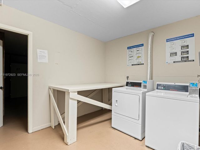 111 Golden Isles Dr G8, Hallandale Beach, FL 33009