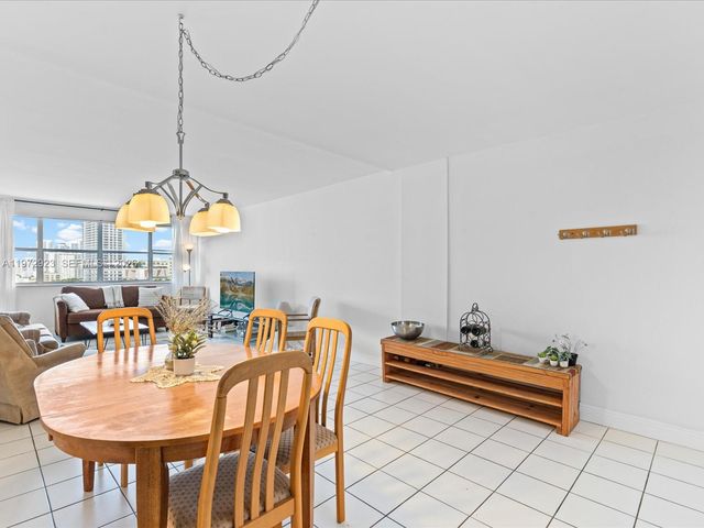 111 Golden Isles Dr G8, Hallandale Beach, FL 33009