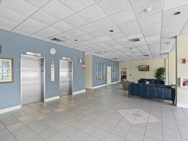 111 Golden Isles Dr G8, Hallandale Beach, FL 33009