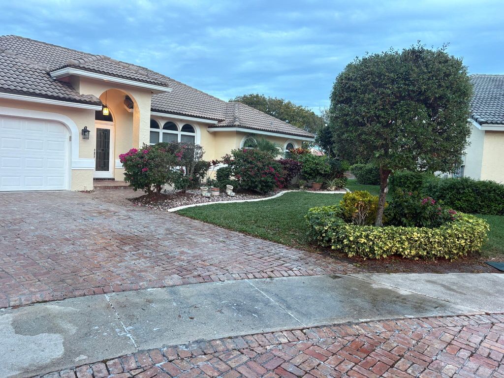 5670 NW 38th Terrace, Coconut Creek, FL 33073